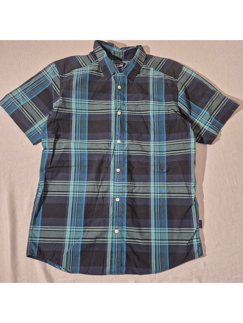 Patagonia Organic Cotton blue plaid short sleeve L Large button-up shirt